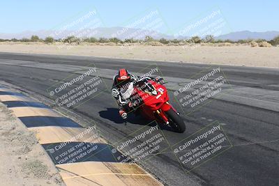 media/Dec-01-2025-Moto Forza (Mon) [[2daa91e15f]]/2-Intermediate Group/Session 4 (Turn 10 Inside)/